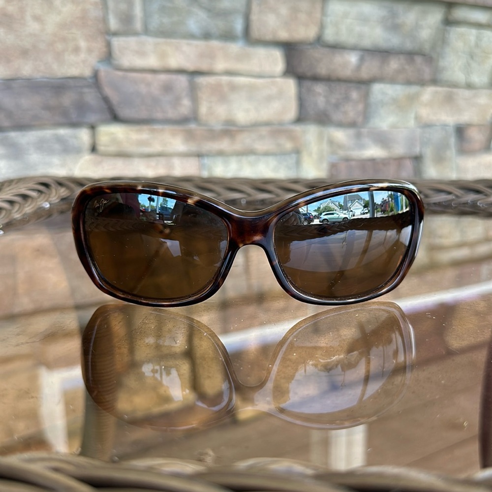 Beautiful brand new brown Maui Jim sunglasses